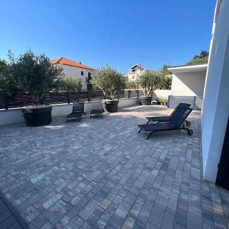 Apartmani Kumenat Biograd Na Moru Exteriör bild