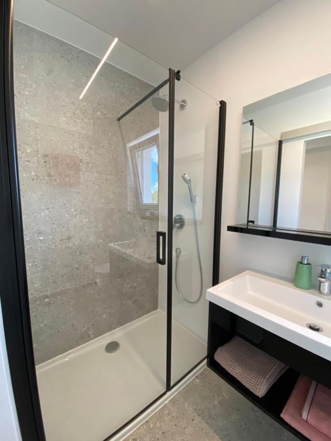 Apartmani Kumenat Biograd Na Moru Exteriör bild
