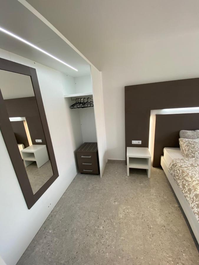 Apartmani Kumenat Biograd Na Moru Exteriör bild