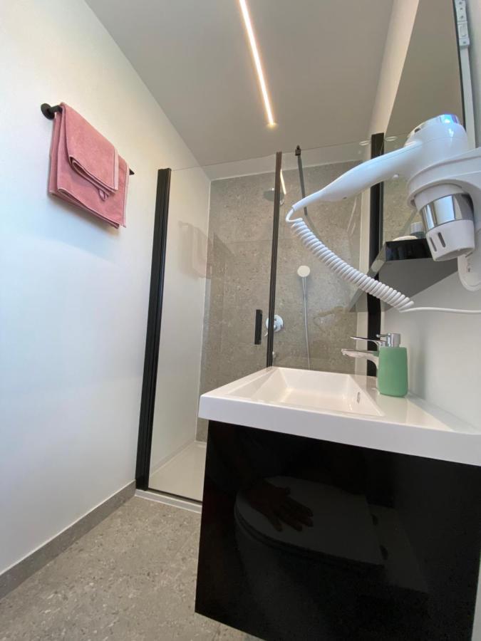 Apartmani Kumenat Biograd Na Moru Exteriör bild