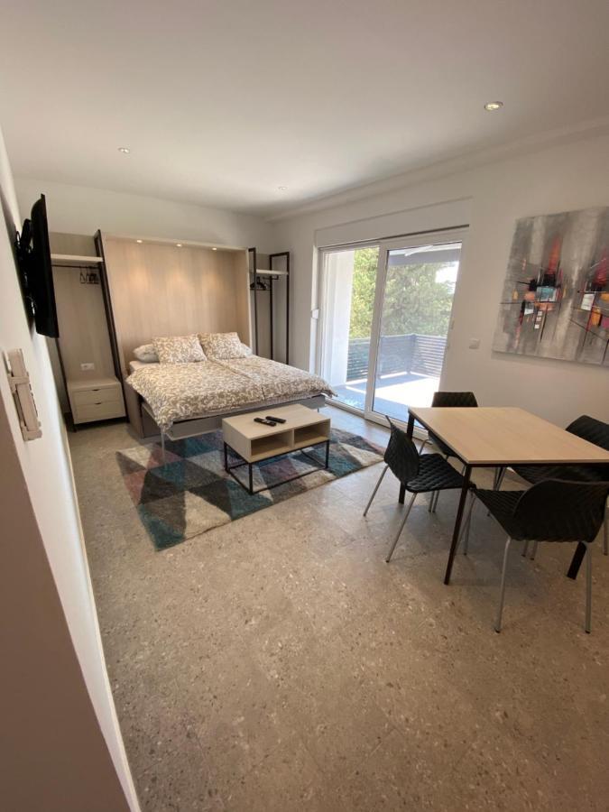 Apartmani Kumenat Biograd Na Moru Exteriör bild