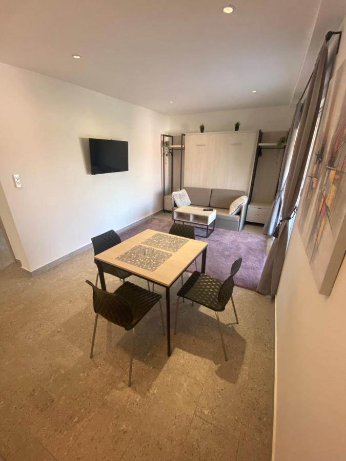 Apartmani Kumenat Biograd Na Moru Exteriör bild