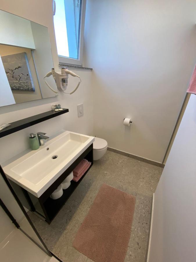 Apartmani Kumenat Biograd Na Moru Exteriör bild