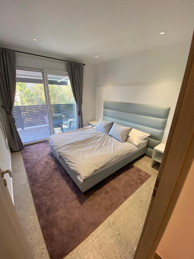 Apartmani Kumenat Biograd Na Moru Exteriör bild
