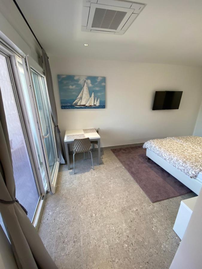 Apartmani Kumenat Biograd Na Moru Exteriör bild