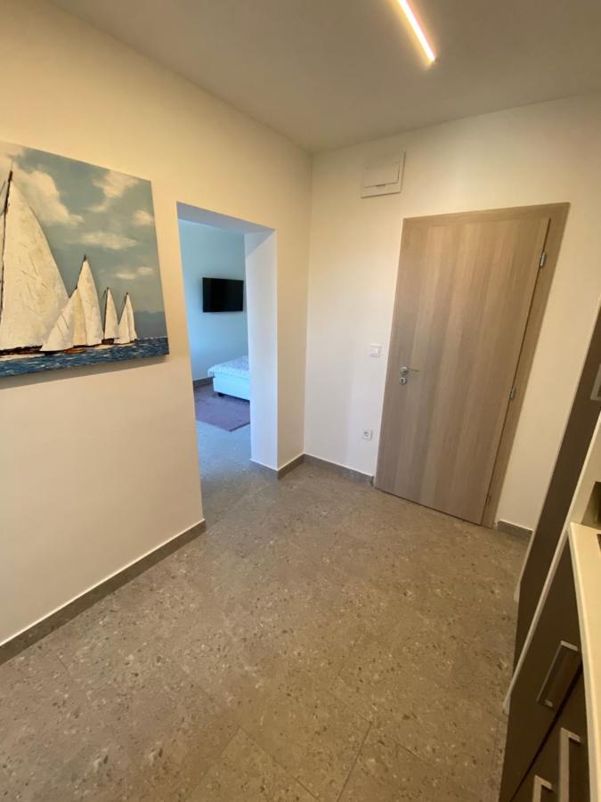 Apartmani Kumenat Biograd Na Moru Exteriör bild
