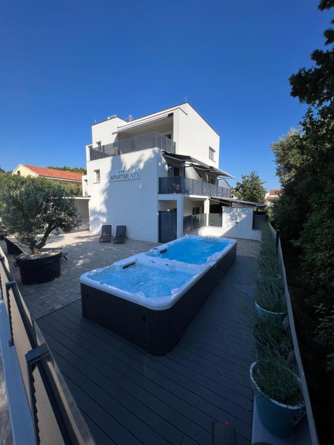 Apartmani Kumenat Biograd Na Moru Exteriör bild