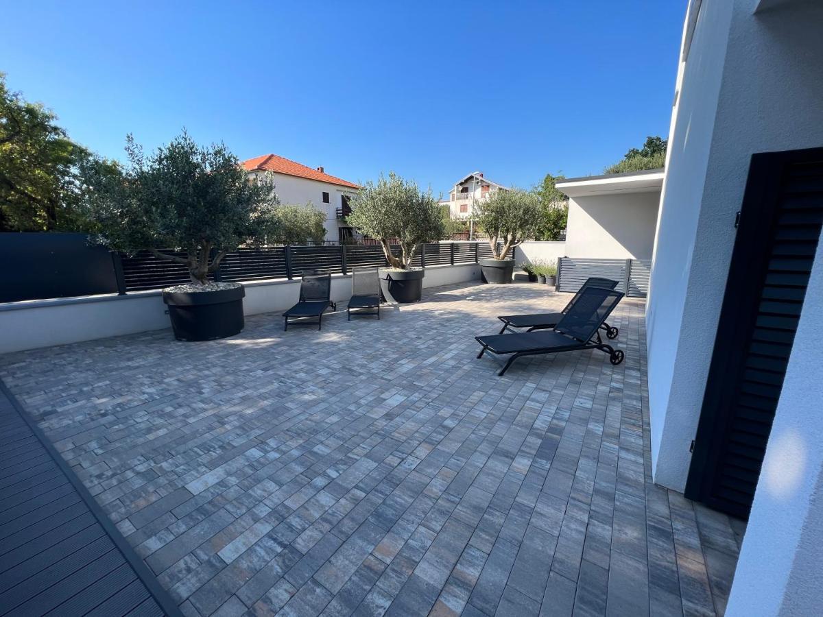 Apartmani Kumenat Biograd Na Moru Exteriör bild